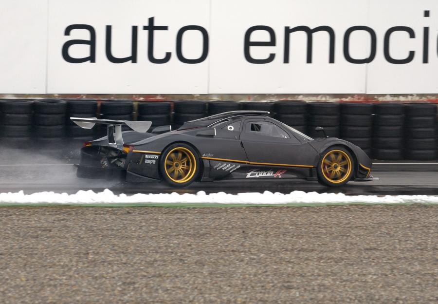  Pagani Zonda R 2009 года  (фото 35 из 73)